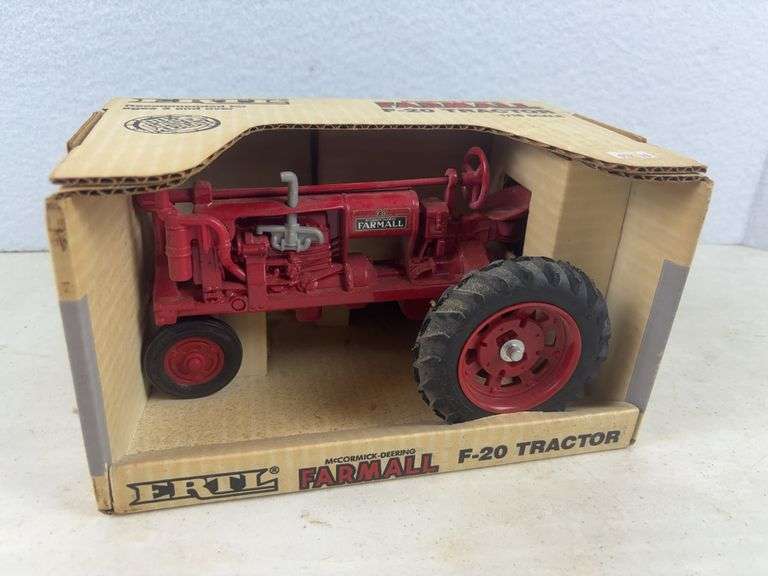 Ertl Farmall F-20 Tractor ,1/16 Scale (Dusty)