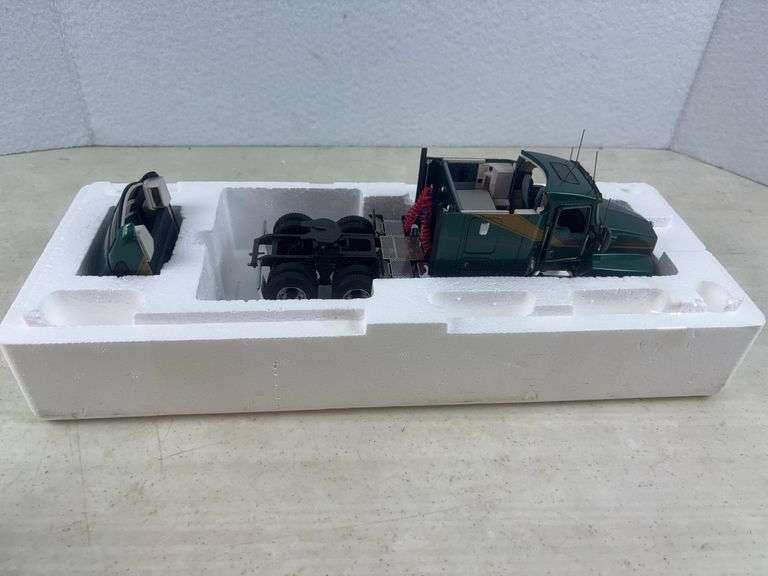 Franklin Mint 1997 Kenworth T600 Semi