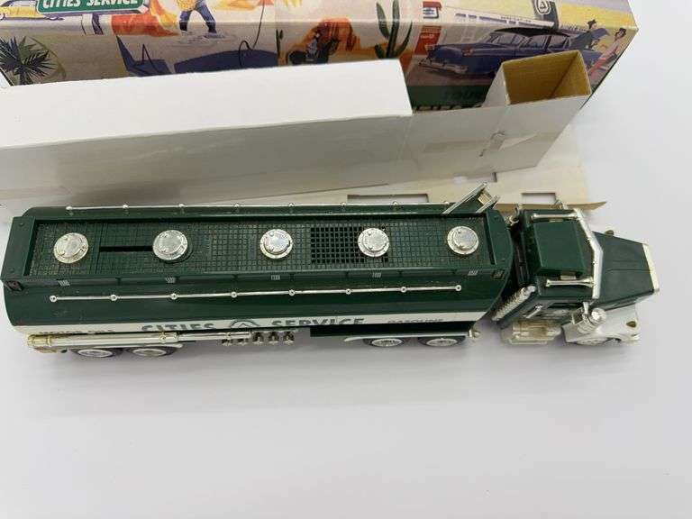 VINTAGE COLLECTABLE 1/32 TOY COIN BANK