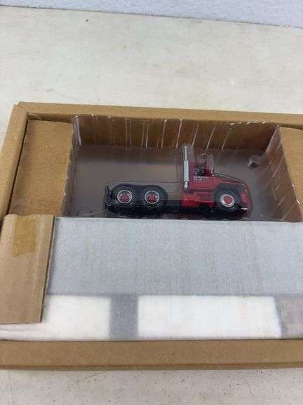 PEM Southeastern Freight 1/64 Scale Semi