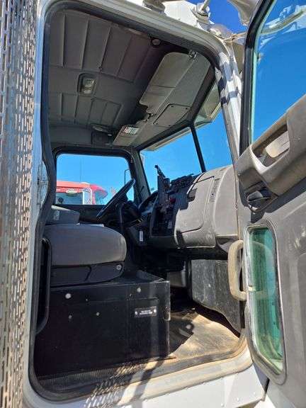 2012 Peterbilt PB348 Showing 3,909 mi, 2,728 hrs- runs