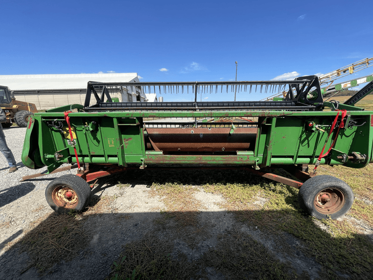 JD 915 grain head on header cart