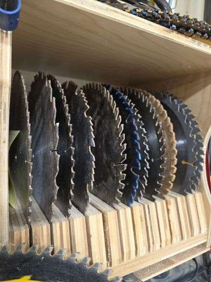 Assortment of saw blades