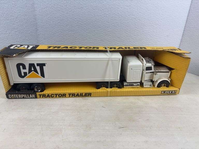 Cat Tractor Trailer Ertl 1/25 Scale