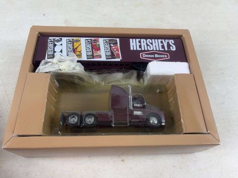 PEM Hersheys Drink Boxes 1/64 Scale Semi