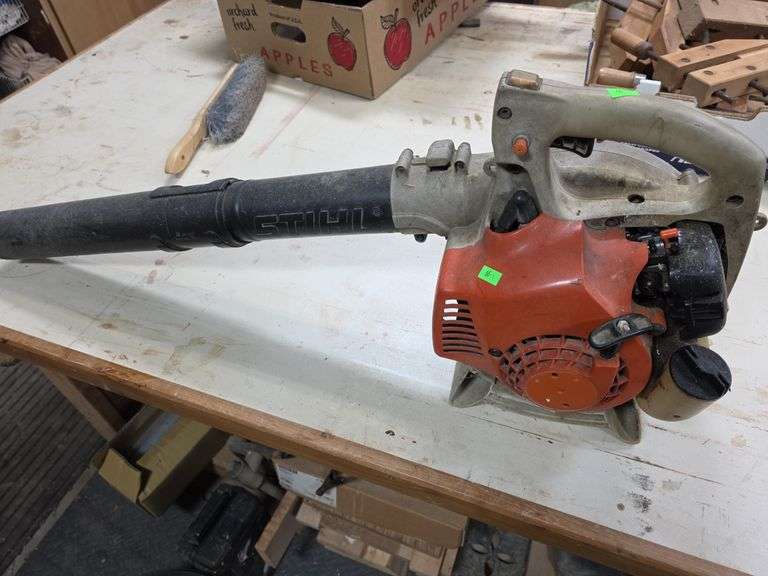Stihl leaf blower ( has compression)
