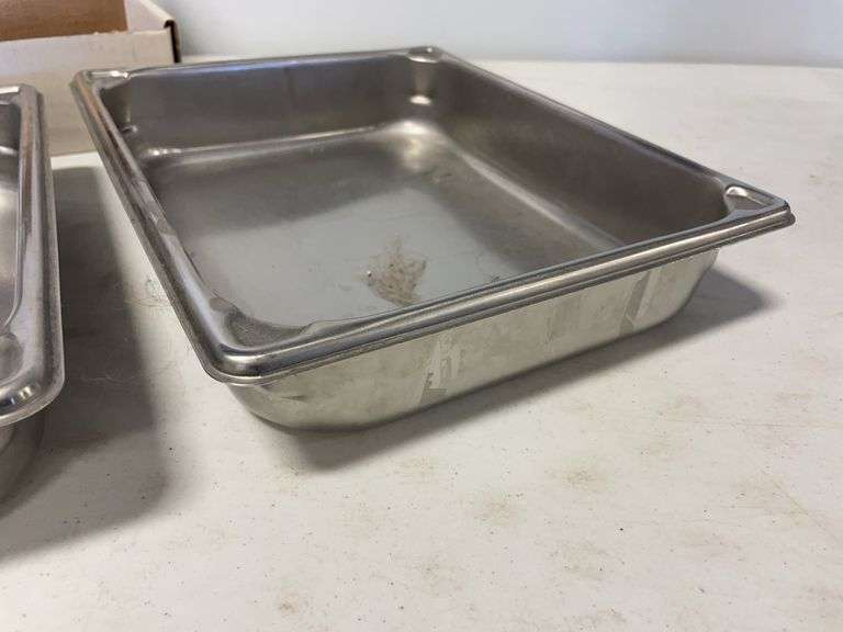 Ice cream scoops and holders