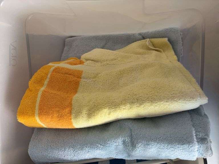 Tote w/ kitchen rags & misc. cleaning brushes & items