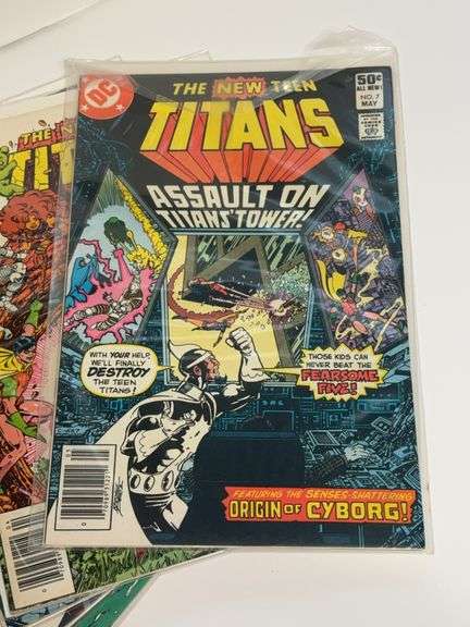 (13) The New Teen Titans Comics