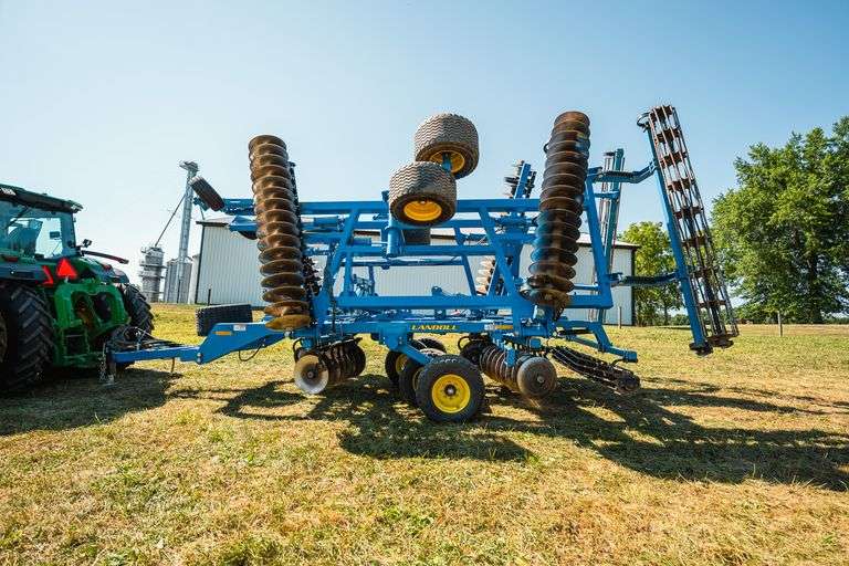 2019 LANDOLL 7530 VERTICAL TILLAGE TOOL 29’
