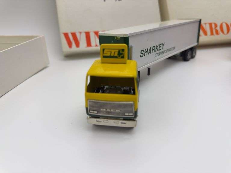 Winross Hershey’s 1987 & Winross Sharkey Transport