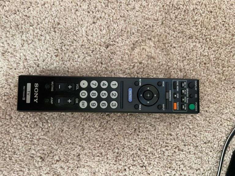 32" Sony TV with remote