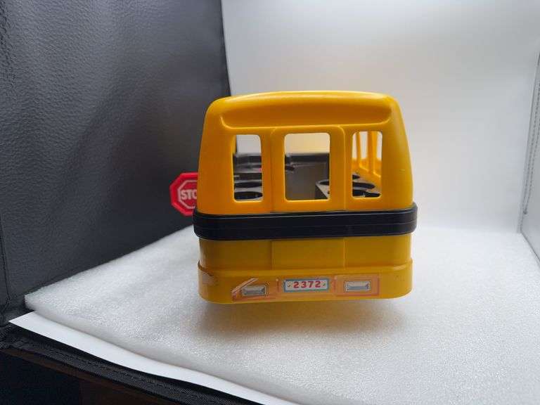 1991 Fisher Price Little People Big Yellow School Bus with 8 People