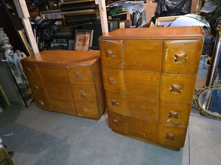 MATCHING SET DRESSER AND CHEST OF DRAWERS