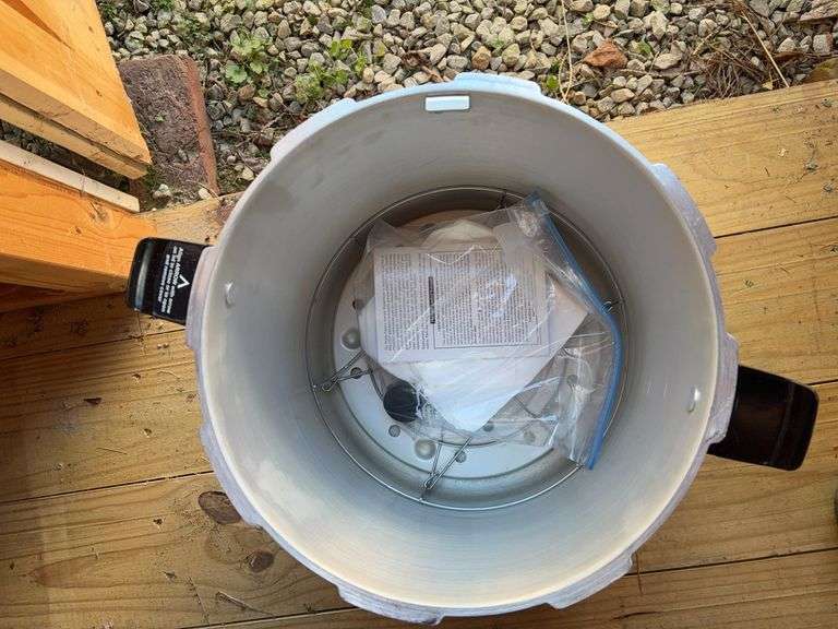 23-quart presto pressure canner & cooker w/ box