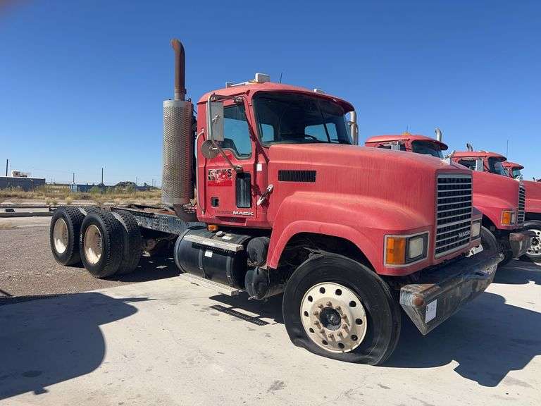 2008 Mack CHU613 miles & hrs unknown- doesn't run