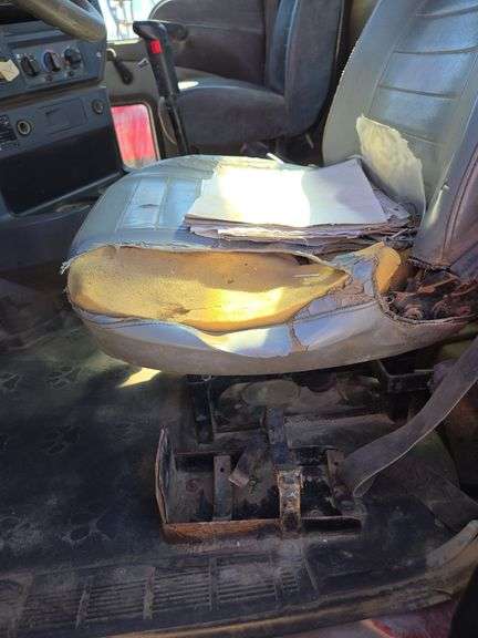 2012 Mack CHU613 Showing 25,006 mi, 12,910 hrs- runs