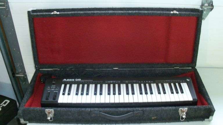 Alesis, Q49 keyboard and hard case