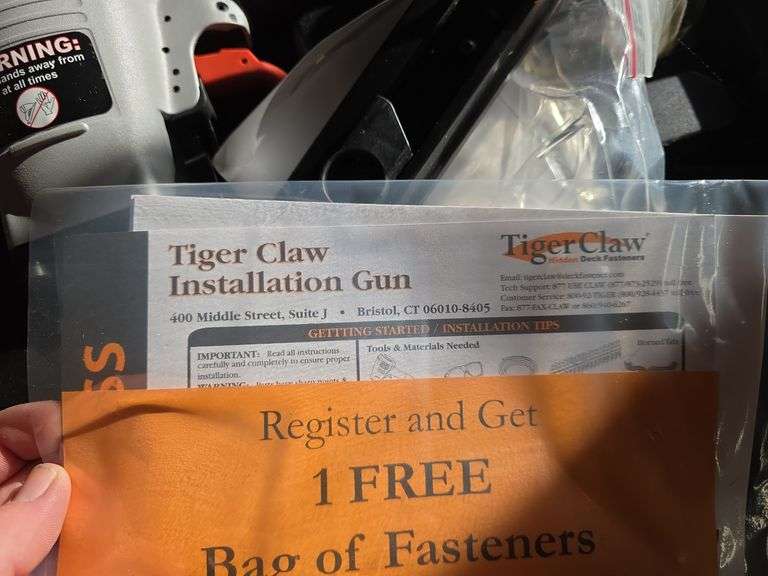 Tiger claw hidden deck fasteners installation gun