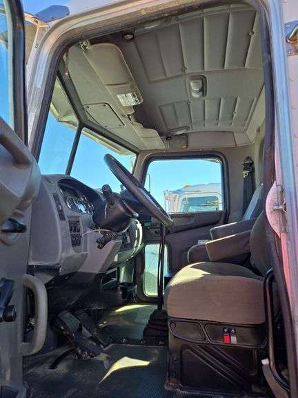 2012 Peterbilt PB348 Showing 3,909 mi, 2,728 hrs- runs