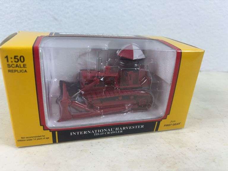 International Harvester TD-15 Crawler ,First Gear 1:50 Scale