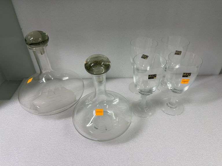 2 Ship Decanters & 4 Mikasa Glasses