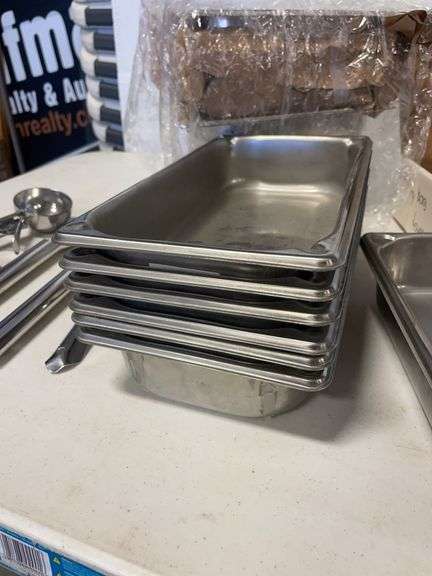 Ice cream scoops and holders