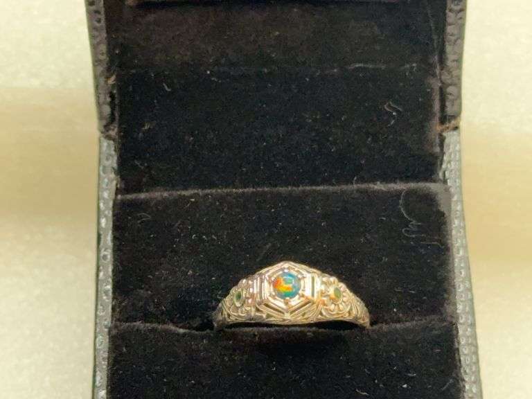 Gemstone Size 8 925