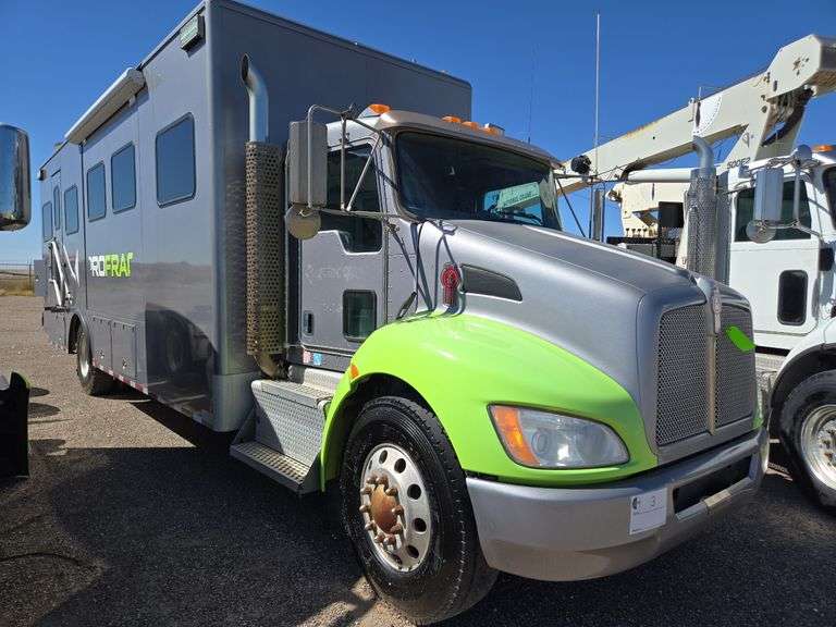 2015 Kenworth T270 showing 20,618 mi, 6,047 hrs- runs