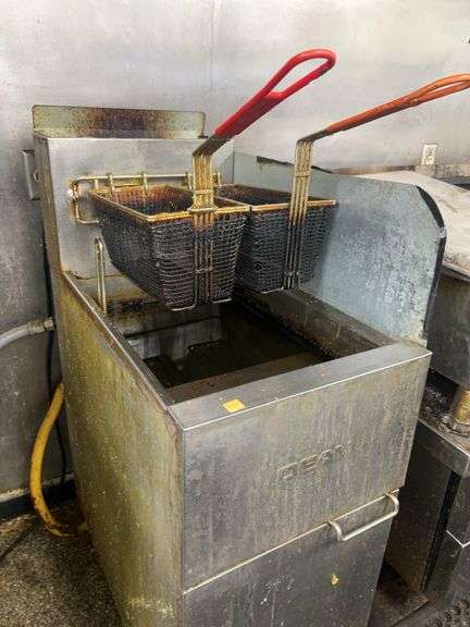 Dean Commercial Deep Fryer and Baskets GAS