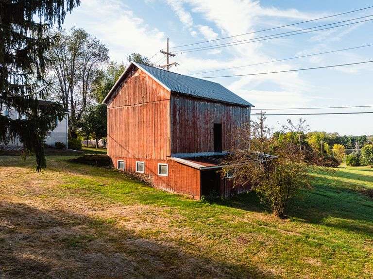 Parcel 1: 114’x174’ Lot – Includes Home & Barn