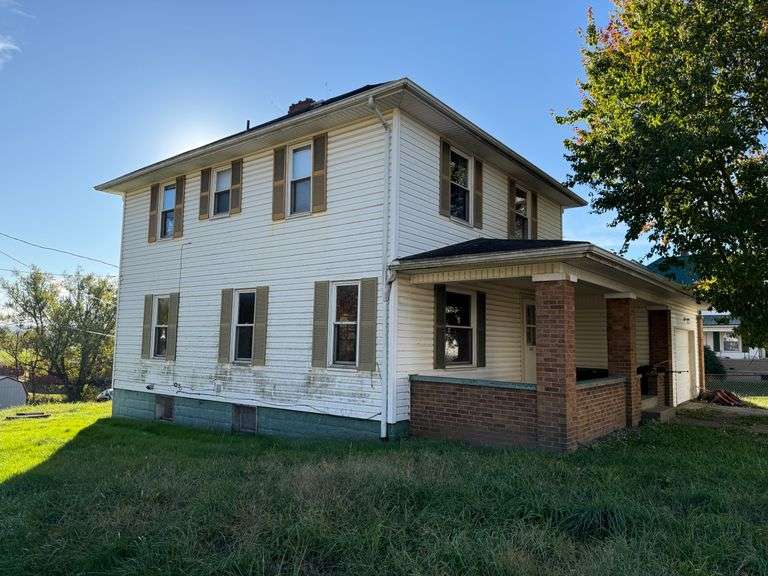 Absolute 4 Bed 1 Bath Home...