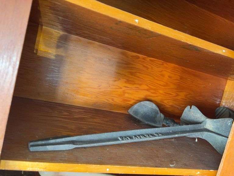 Buffalo dental dental press, detail sander, folding military shovel & more