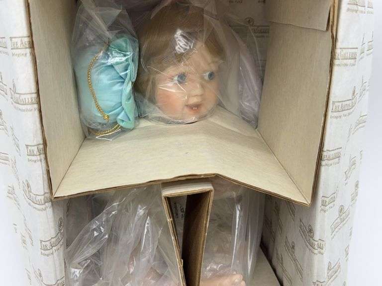Ashton Drake Galleries Doll (Luck At the End of the Rainbow) With COA