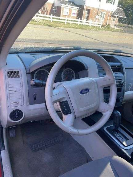 2010 Red Ford Escape SW
