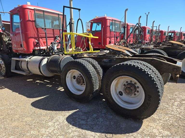 2012 Mack CHU613 Showing 25,006 mi, 12,910 hrs- runs