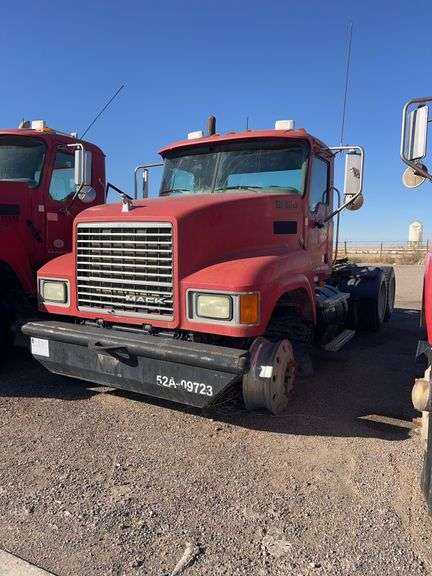 2009 Mack CHU613 Showing 18,353 mi, hrs unknown- doesn't run