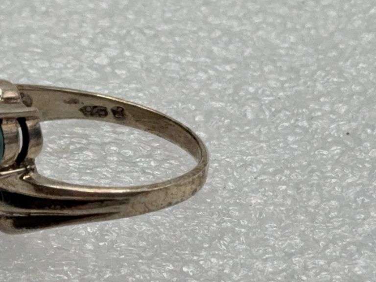 Beautiful 925 Blue Stone Ring Size 7 1/2