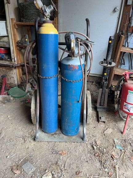 Acetylene tanks w/ cart