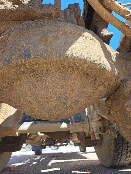 2012 Mack CHU613 Showing 25,006 mi, 12,910 hrs- runs