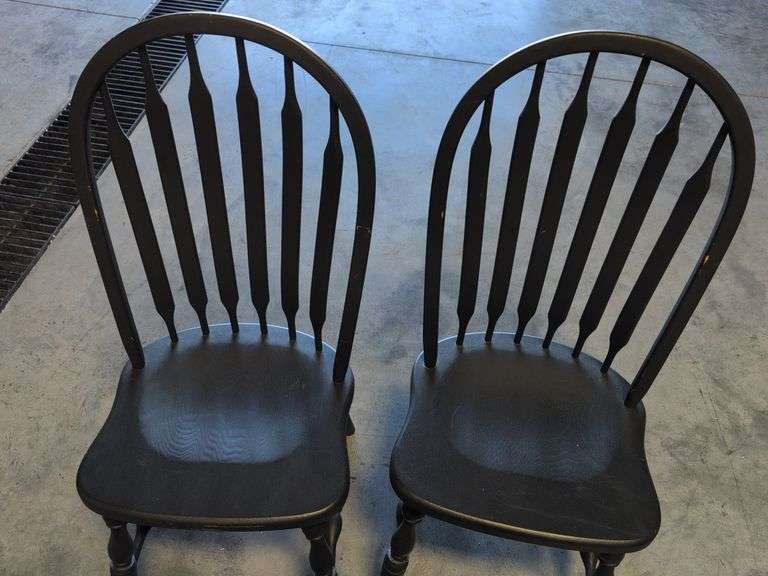 Dining table and (4) black chairs - chipped paint