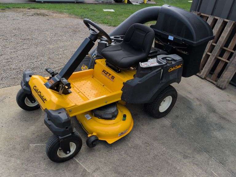 2016 Cub Cadet RZT S 42 - zero turn lawnmower with grass catching system- showing 282.1 hours - runs