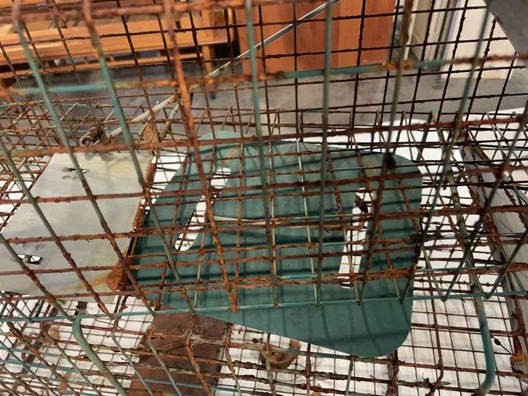 (2) live animal traps