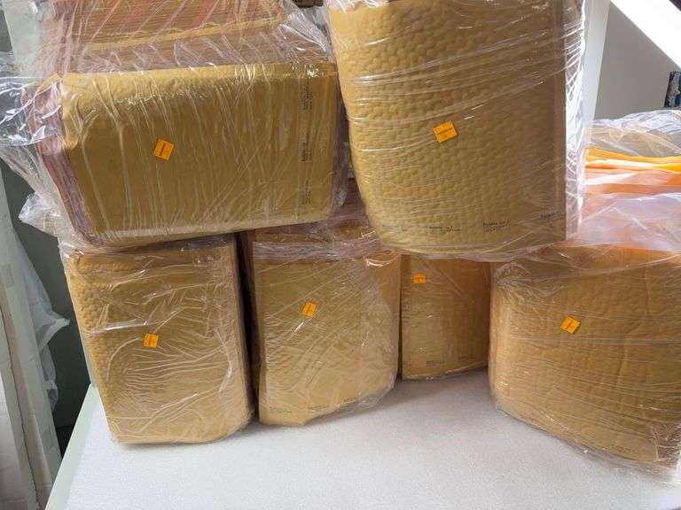 Approx 300 Mixed Bubble Mailers