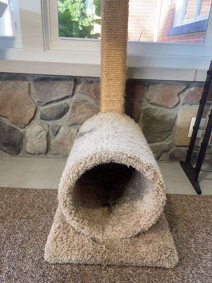 Cat tree/ play area