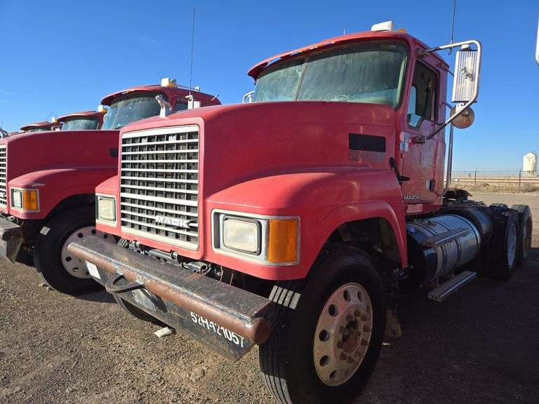 2012 Mack CHU613 miles & hrs unknown- doesn't run