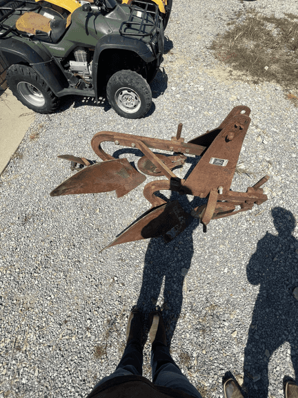 3pt. Ford 2btm plow