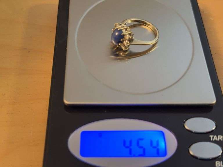 Lovely Star Sapphire 14 kt White Gold with Diamond Accents Ladies Ring Size 6