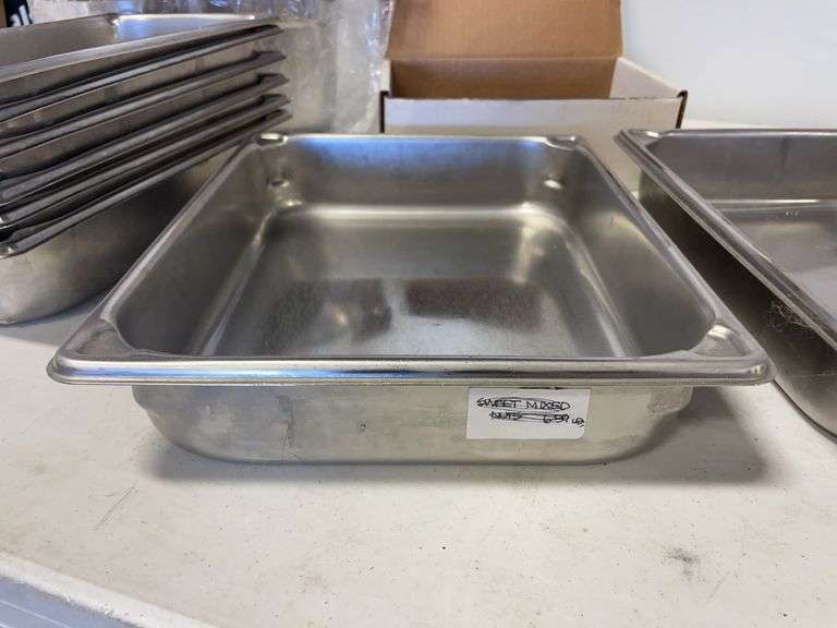 Ice cream scoops and holders