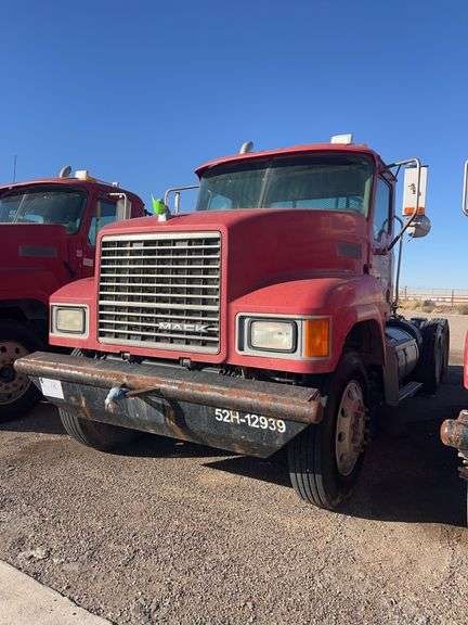 2012 Mack CHU613 Showing 44,187 mi, hrs unknown- runs